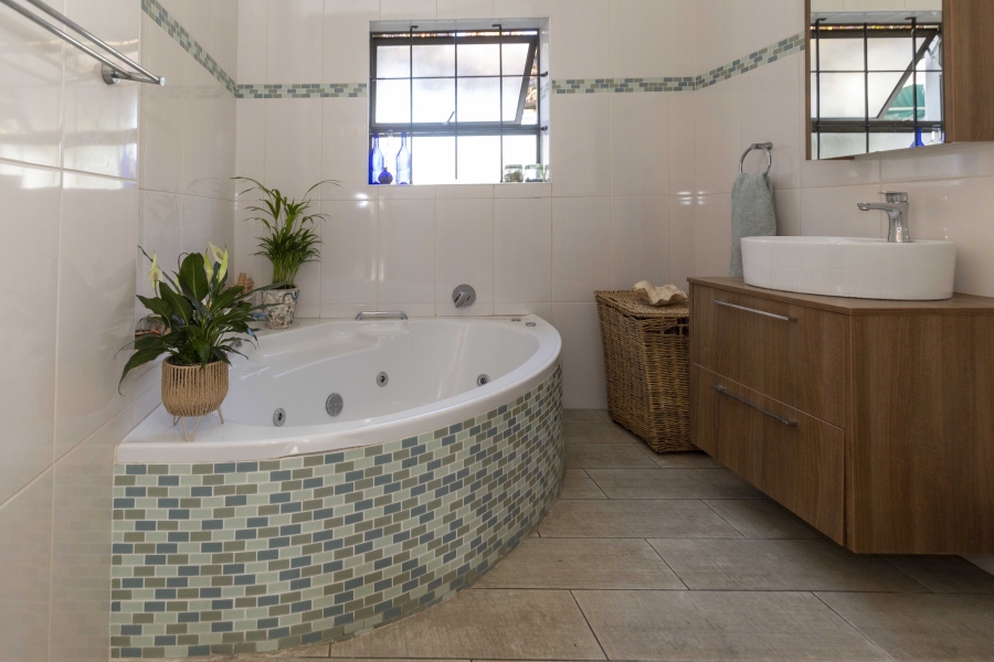 3 Bedroom Property for Sale in Claremont Western Cape